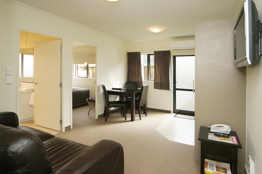 Ballinor Motor Inn Hamilton Room photo